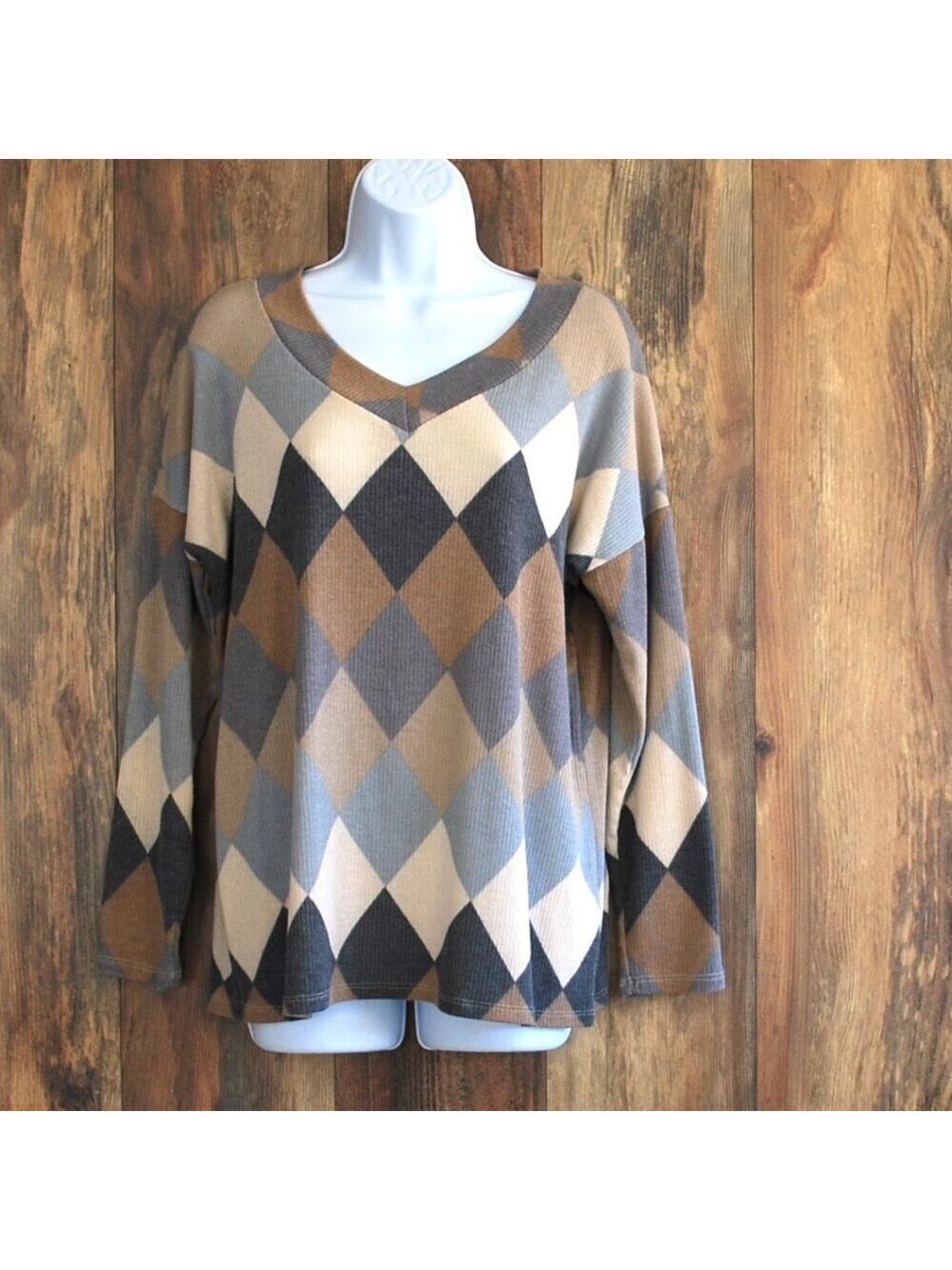 BomBom Boutique V-neck Long Sleeve Triangular Plaid Sweater M
